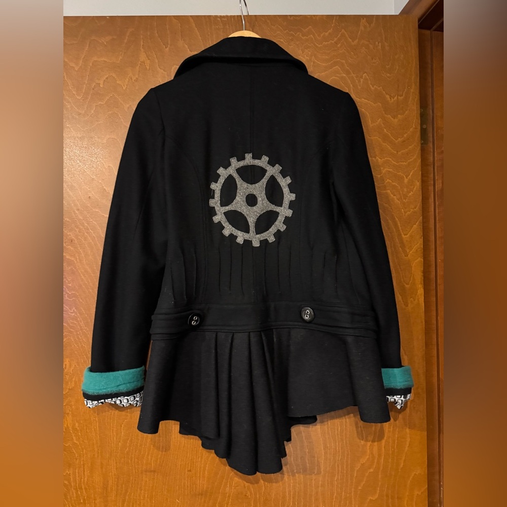 Beautiful custom design peacoat S - Picture 2 of 4